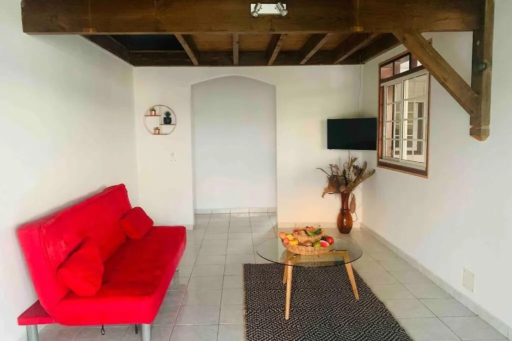 T2 Spacieux Et Moderne - Rue De Bachelier 97115 Sainte-Rose