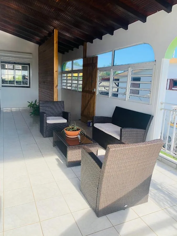 T2 Spacieux Et Moderne - Rue De Bachelier 97115 Sainte-Rose